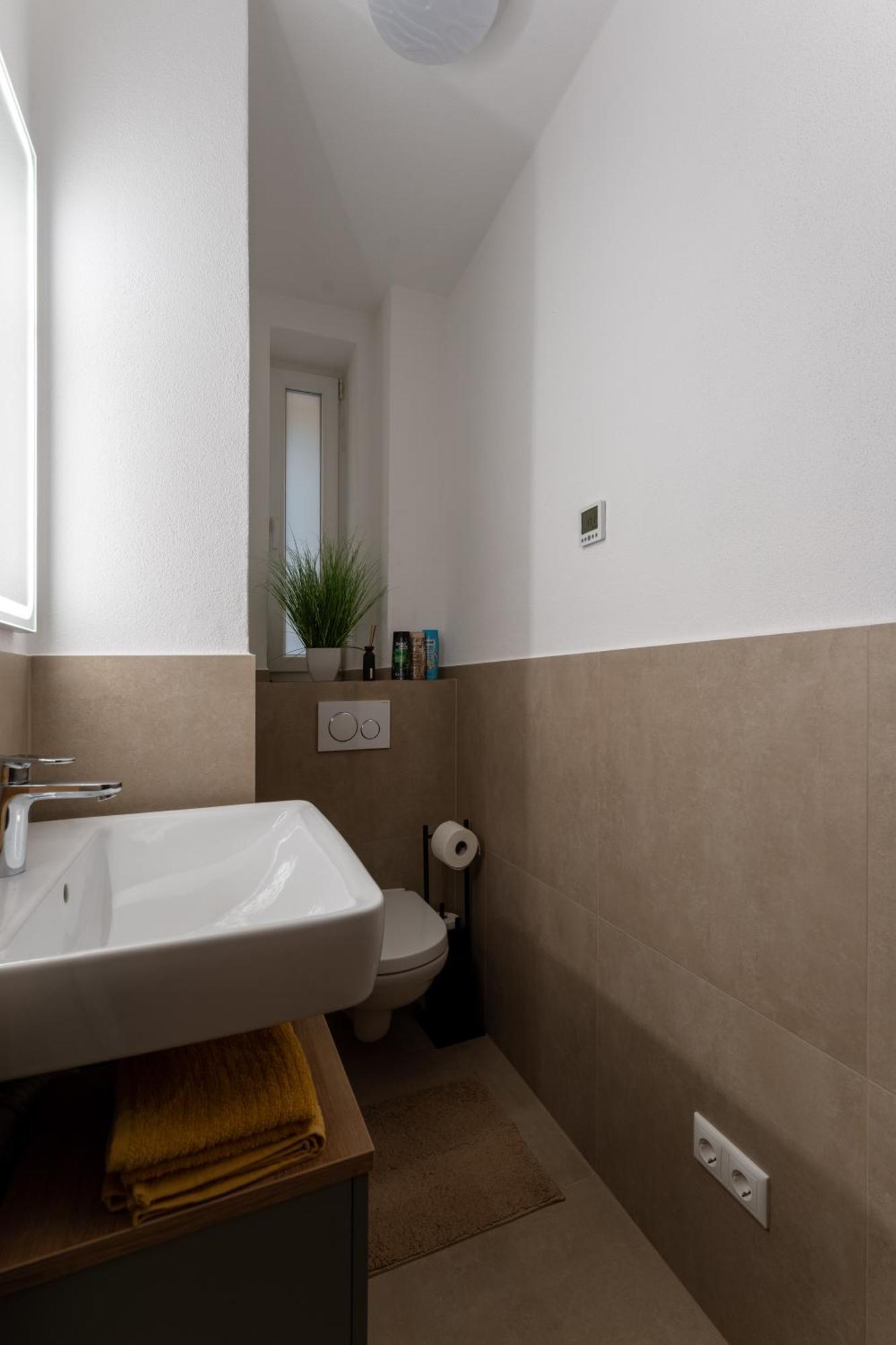 Modern Living Apartment - 3-Zimmer - Nuernberg Nord, Ruhige Seitenstrasse, Fusslaeufig Strassenbahn Exterior foto