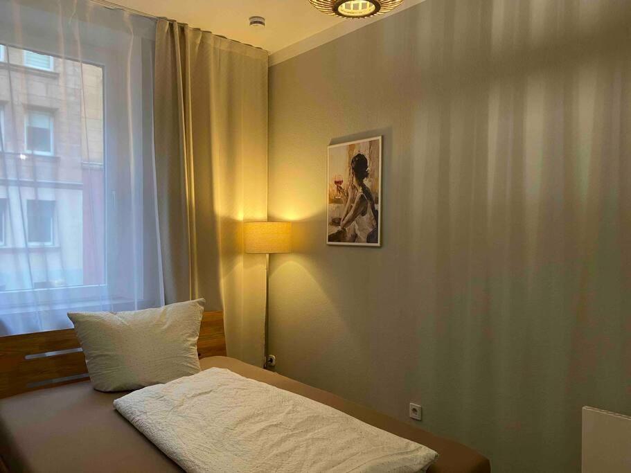 Modern Living Apartment - 3-Zimmer - Nuernberg Nord, Ruhige Seitenstrasse, Fusslaeufig Strassenbahn Exterior foto